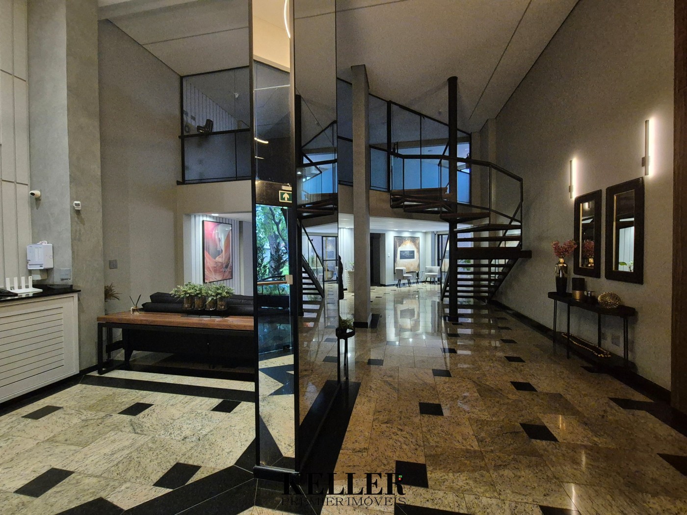 Apartamento para Venda em Foz do Iguaçu, Centro, 3 dormitórios, 1 suíte, 2 banheiros, 1 vaga