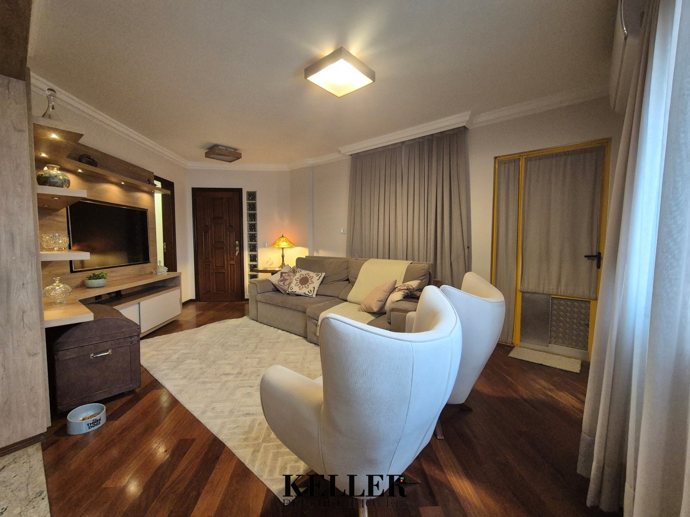 Apartamento para Venda em Foz do Iguaçu, Centro, 3 dormitórios, 1 suíte, 2 banheiros, 1 vaga
