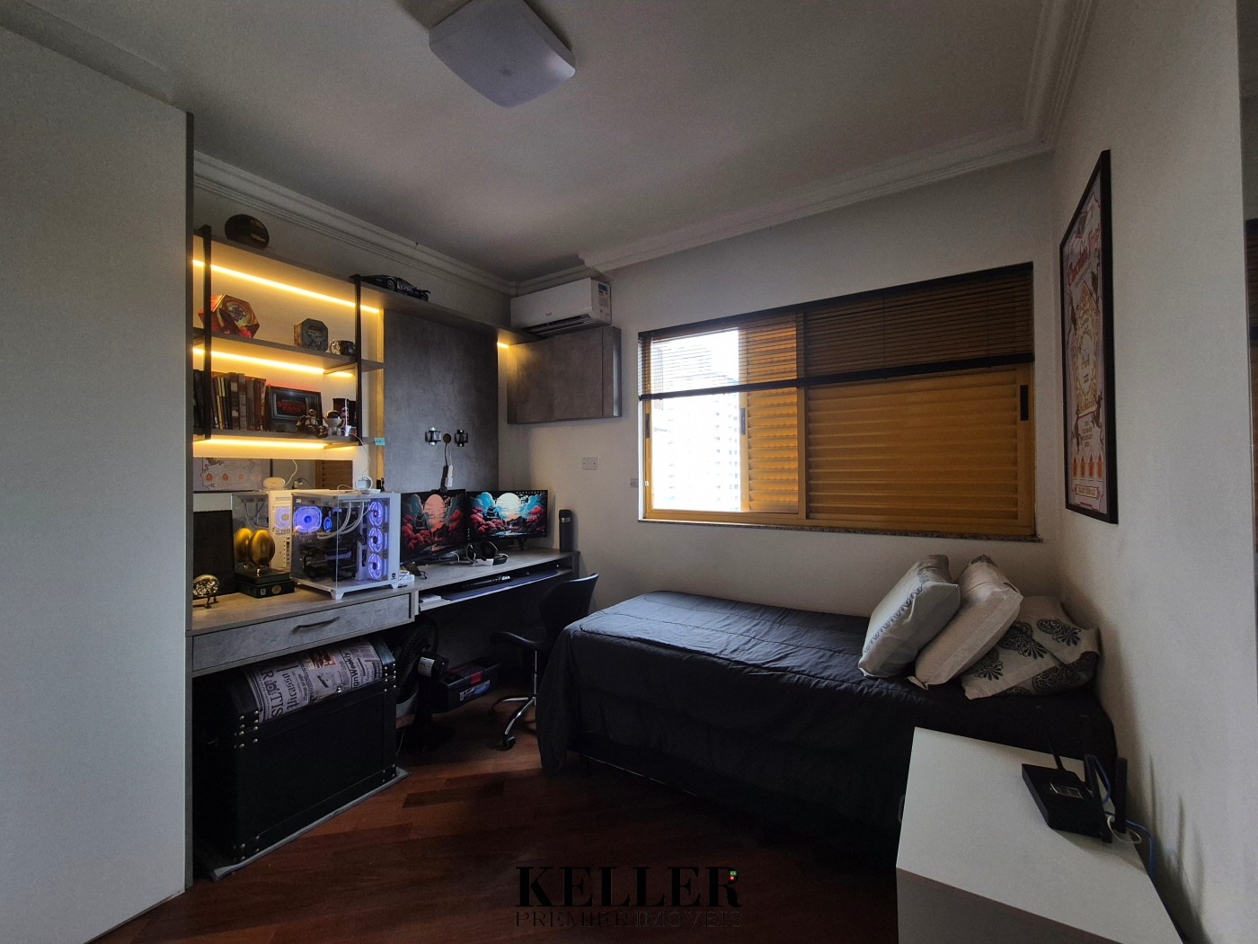 Apartamento para Venda em Foz do Iguaçu, Centro, 3 dormitórios, 1 suíte, 2 banheiros, 1 vaga