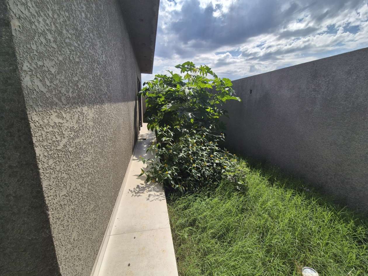 Casa / Sobrado para Venda em Foz do Iguaçu, Vila Carimã, 3 dormitórios, 1 suíte, 2 banheiros, 2 vagas