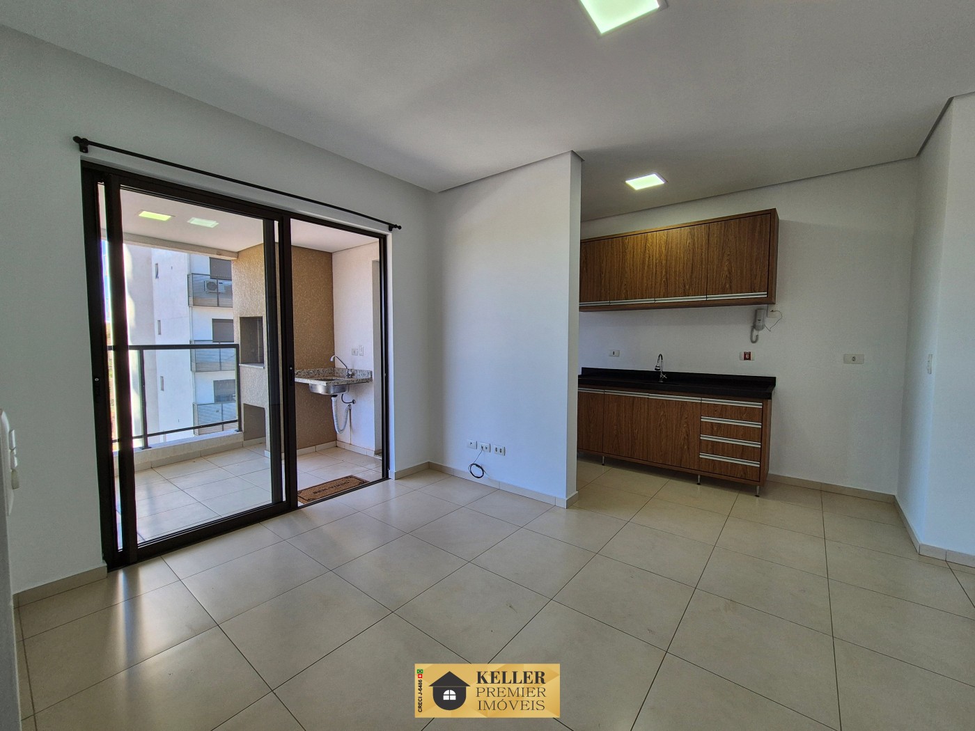 Apartamento à venda com 2 quartos, 74m² - Foto 2