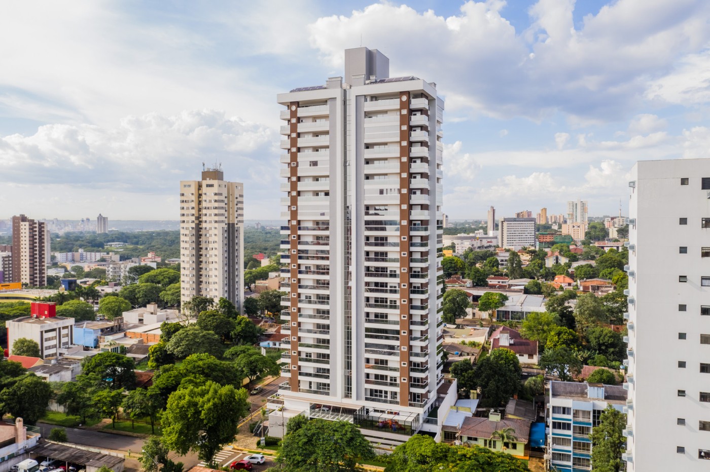 Apartamento para Venda em Foz do Iguaçu, Centro, 3 dormitórios, 1 suíte, 3 banheiros, 2 vagas